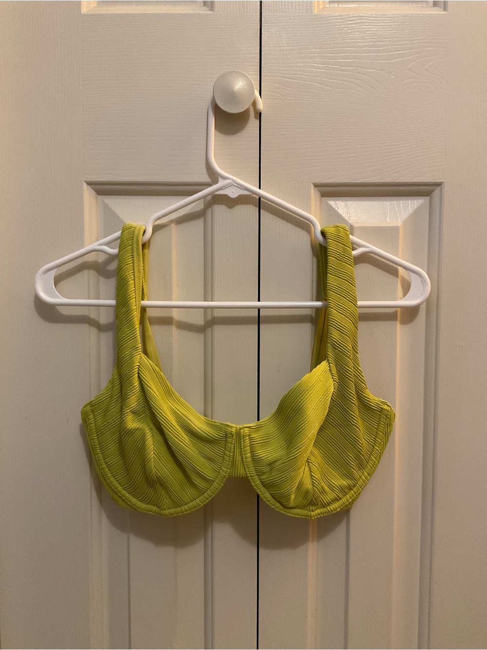 Abercrombie | Curve Love Underwire Bikini Top (Small) | Ribbed Lime Green